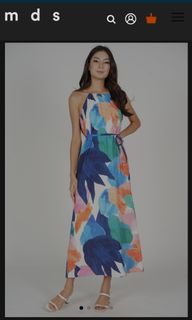 (Category: ) located in . Submitted by clearmywardrobe17 (Listing ID 1072948018, Image 1). Description: .