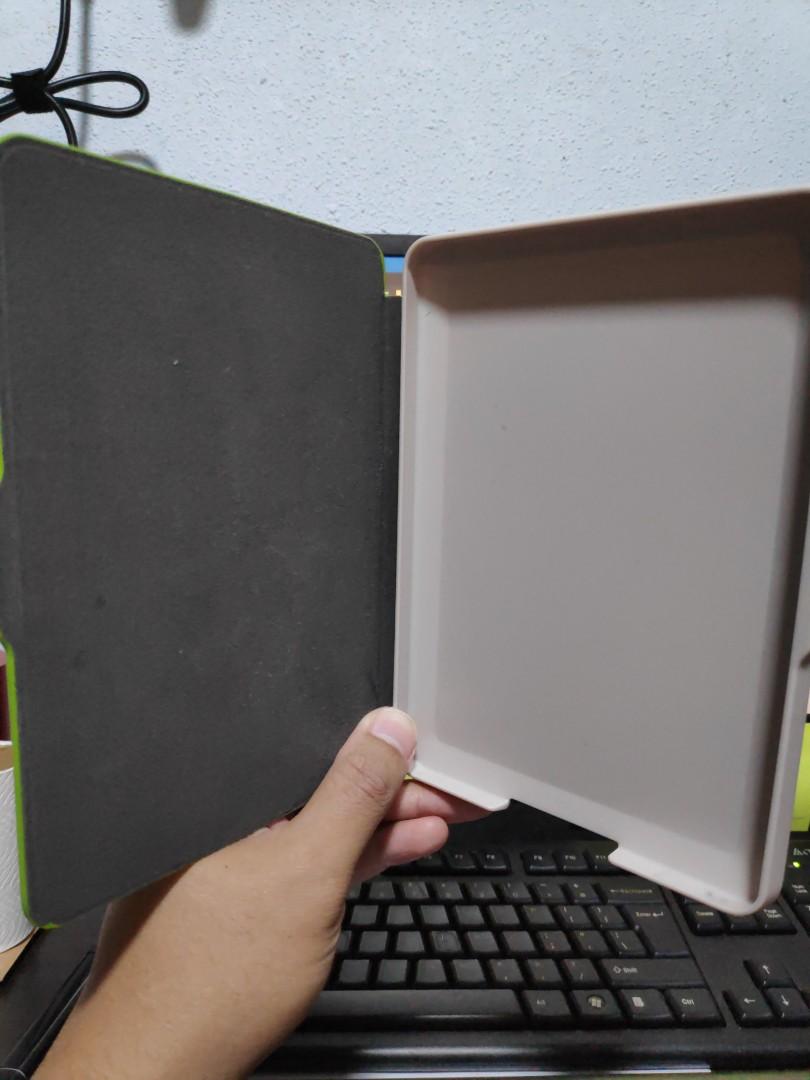 Kindle Basic (2014) (Category: E-Readers) located in Singapore. Submitted by bobcat. (Listing ID 1072230571, Image 3). Description: Condition: 9/10 I'm selling this as I'm having issues with registering my Amazon account with this kindle! Already tried so many ways Letting it go as I'm unsure of how to configure it. BUT STILL ABLE TO DOWNLOAD E-BOOKS. Includes two casings, original cable, screen protector & cloth, touch pen..