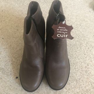 (Category: ) located in . Submitted by closet_etc (Listing ID 1072770723, Image 1). Description: .