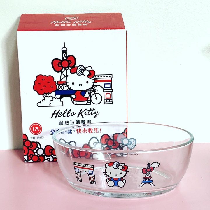 Le creuset x hello kitty glass bowl, Everything Else, Others on Carousell