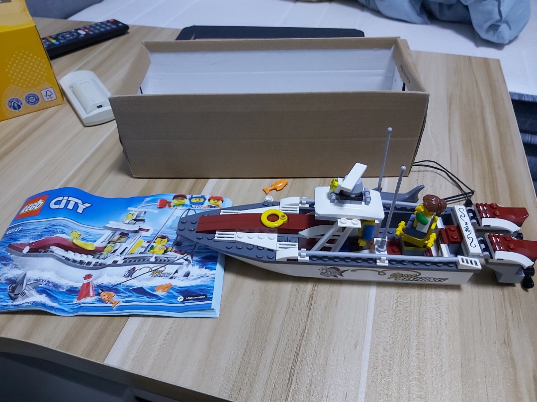 Lego hotsell city fishing
