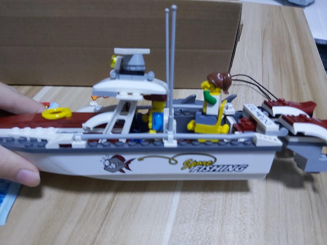 Lego fishing online boat 60147