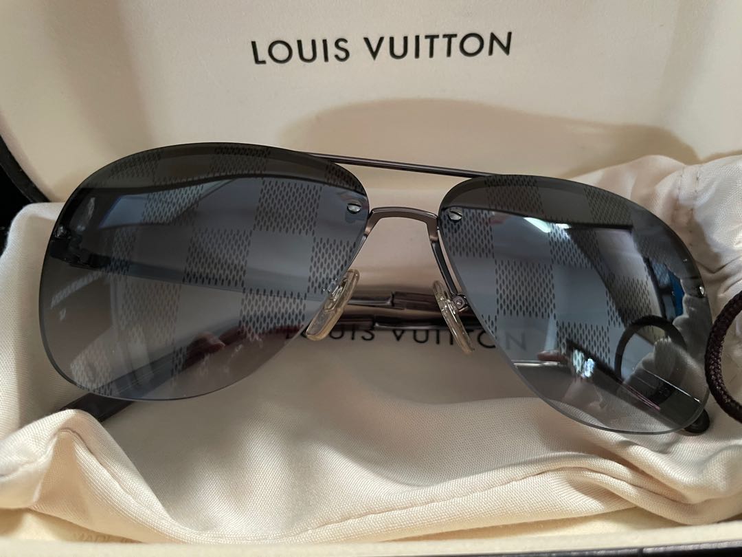 Original Louis Vuitton Aviator Sunglasses Women(Almost B'new), Luxury,  Sneakers & Footwear on Carousell