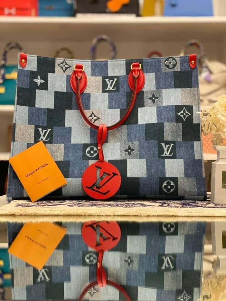 LV on The Go Monogram Shoulder Bag Denim (Category: Luxury Bags & Wallets) located in Paranaque City. Submitted by thebosscoutureph (Listing ID 1072902407, Image 1). Description: LV On the go shoulder bag denim Like New Condition 10/10 ORIGINAL.