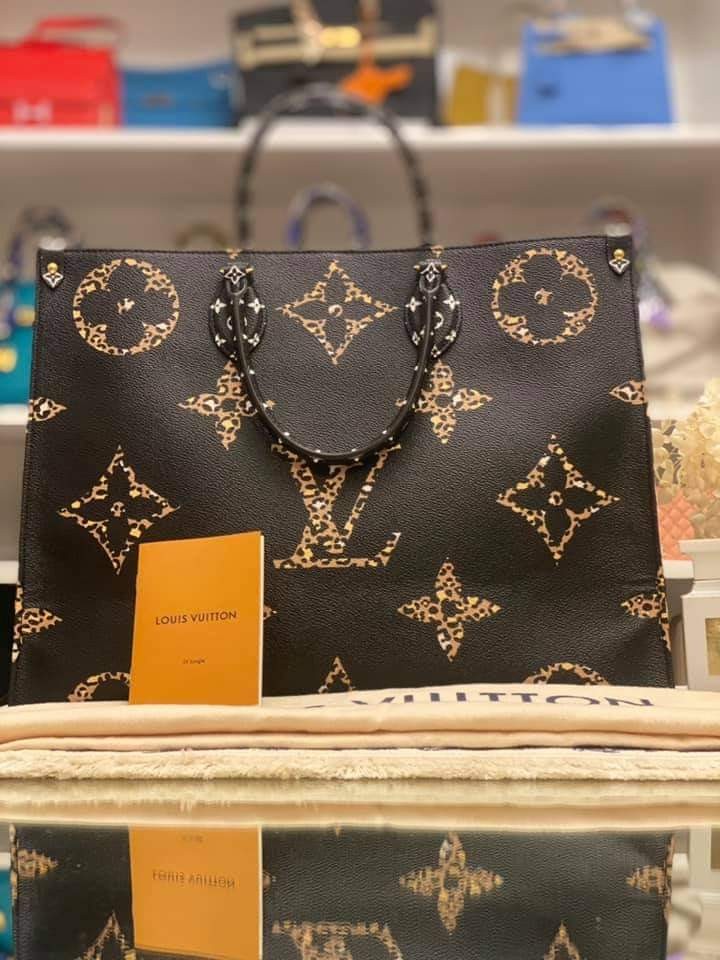 Mas mura dito! Louis Vuitton Bag Unboxing In Solaire Hotel and Casino,  Entertainment City, Paranaque 