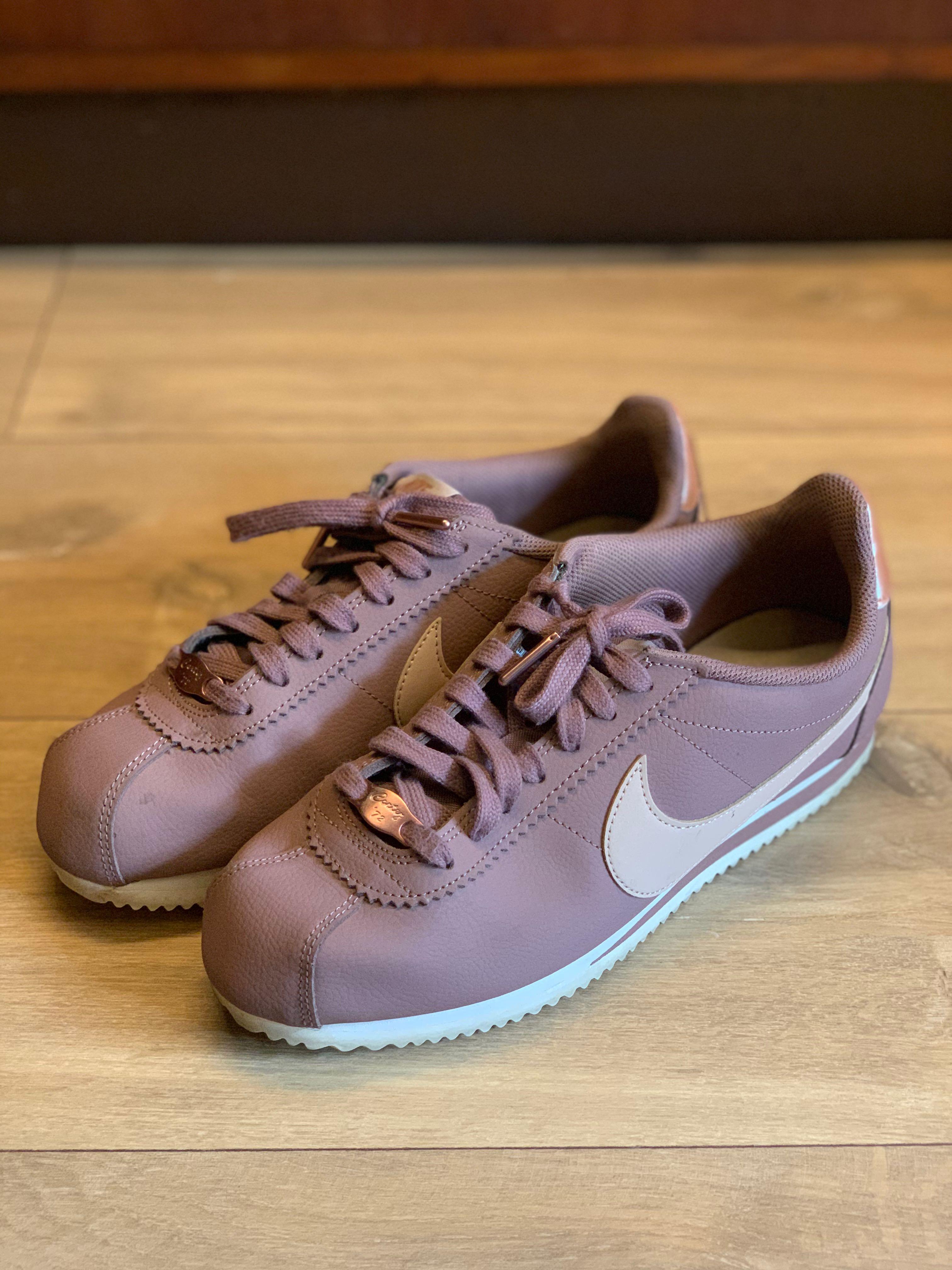 Nike Cortez RARE COLOR Very Good Condition Fesyen Wanita