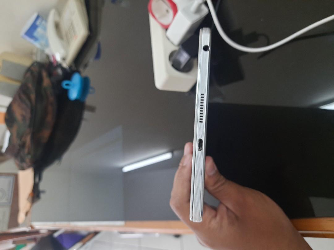 Tablet Huawei Dtab D 02h Docomo Second Telepon Seluler Tablet Tablet Di Carousell