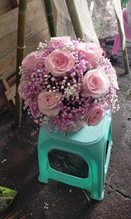 toto's equadorian roses and bouquet arrangement/bridal bouquet