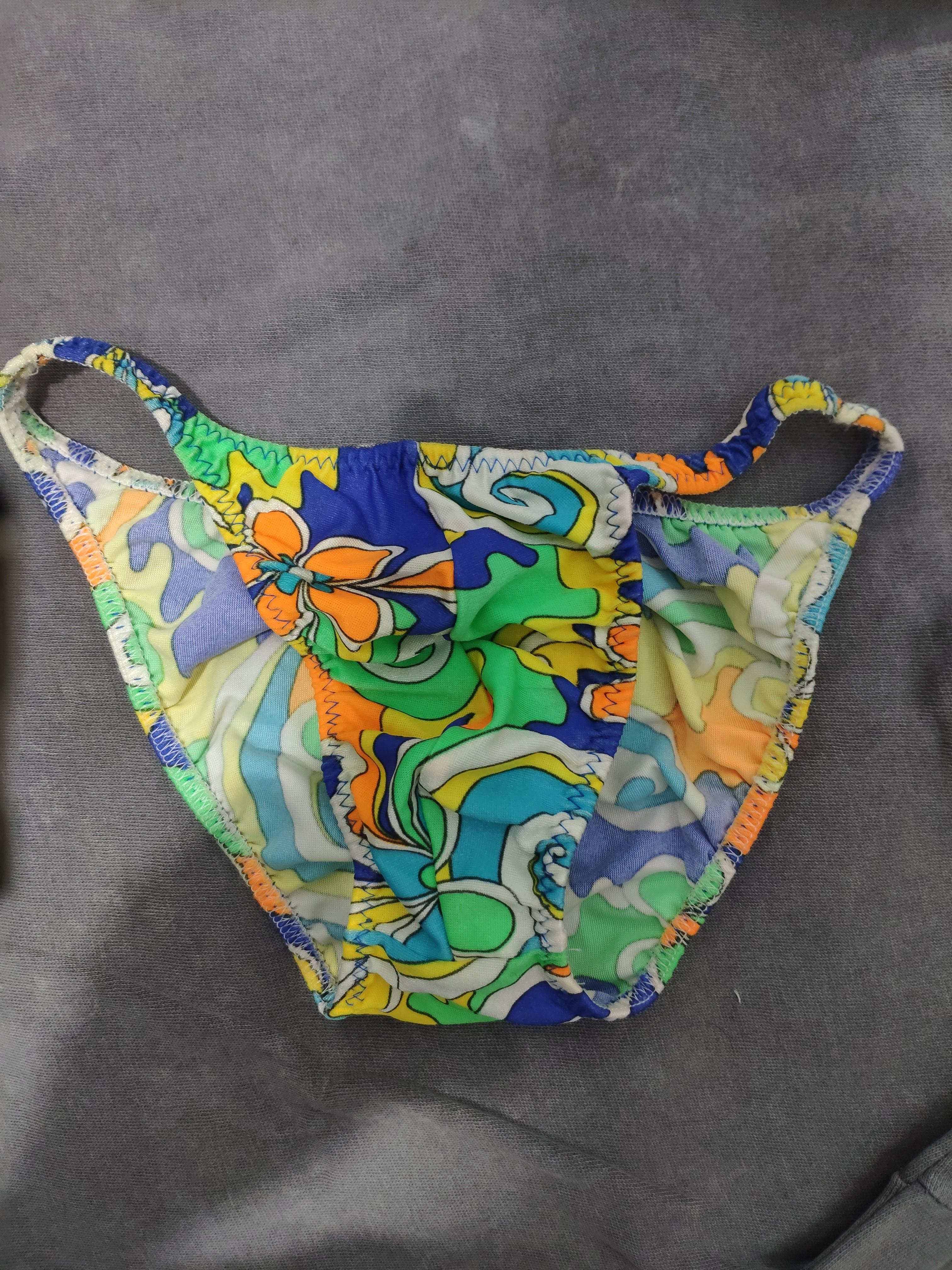 Prevail sport bikini top