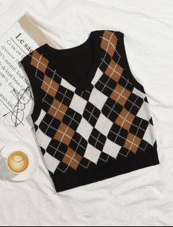 (Category: ) located in . Submitted by wardrobe_essentials (Listing ID 1072768432, Image 1). Description: .