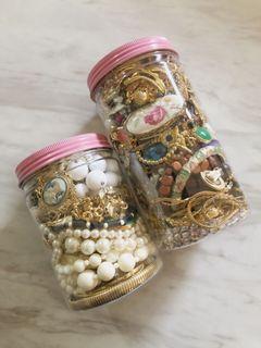 Vintage accessories (mystery jar)