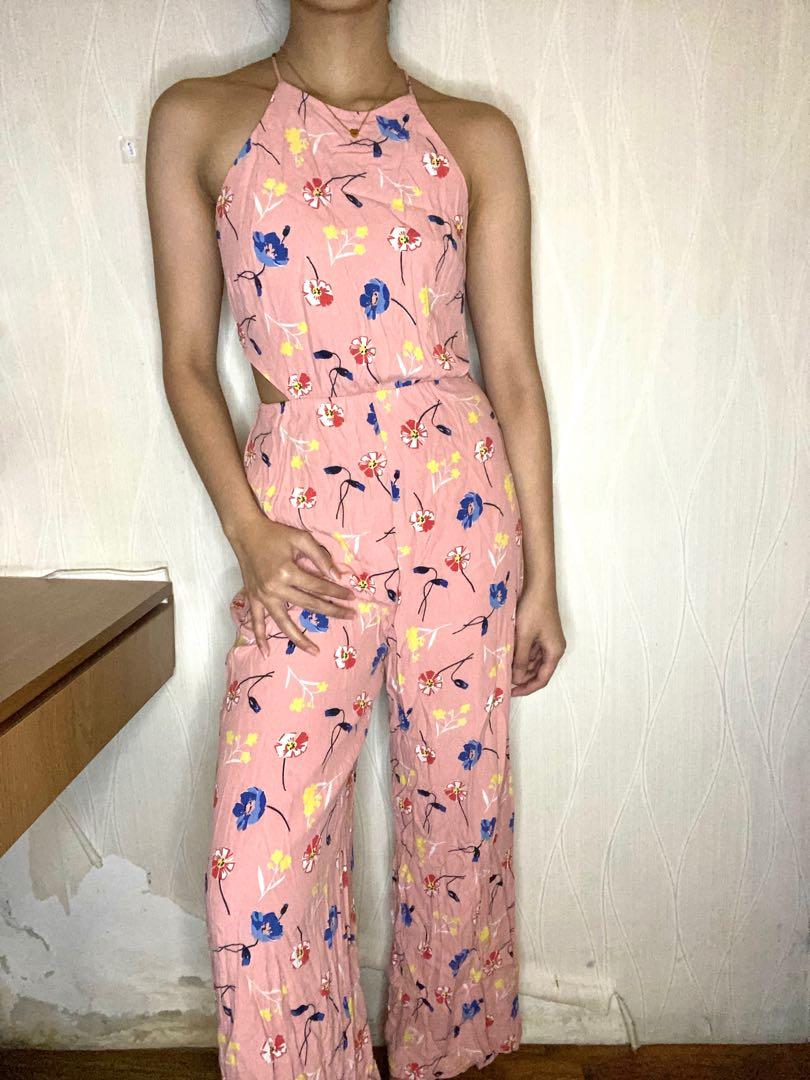 Zara Pink Floral Jumpsuit (Category: Jumpsuits) located in Quezon City. Submitted by emanuellemarie (Listing ID 1072750325, Image 2). Description: Zara Pink Floral Jumpsuit - perfect for summer - has an opening at the back - used once for a summer themed birthday - message me for more info.
