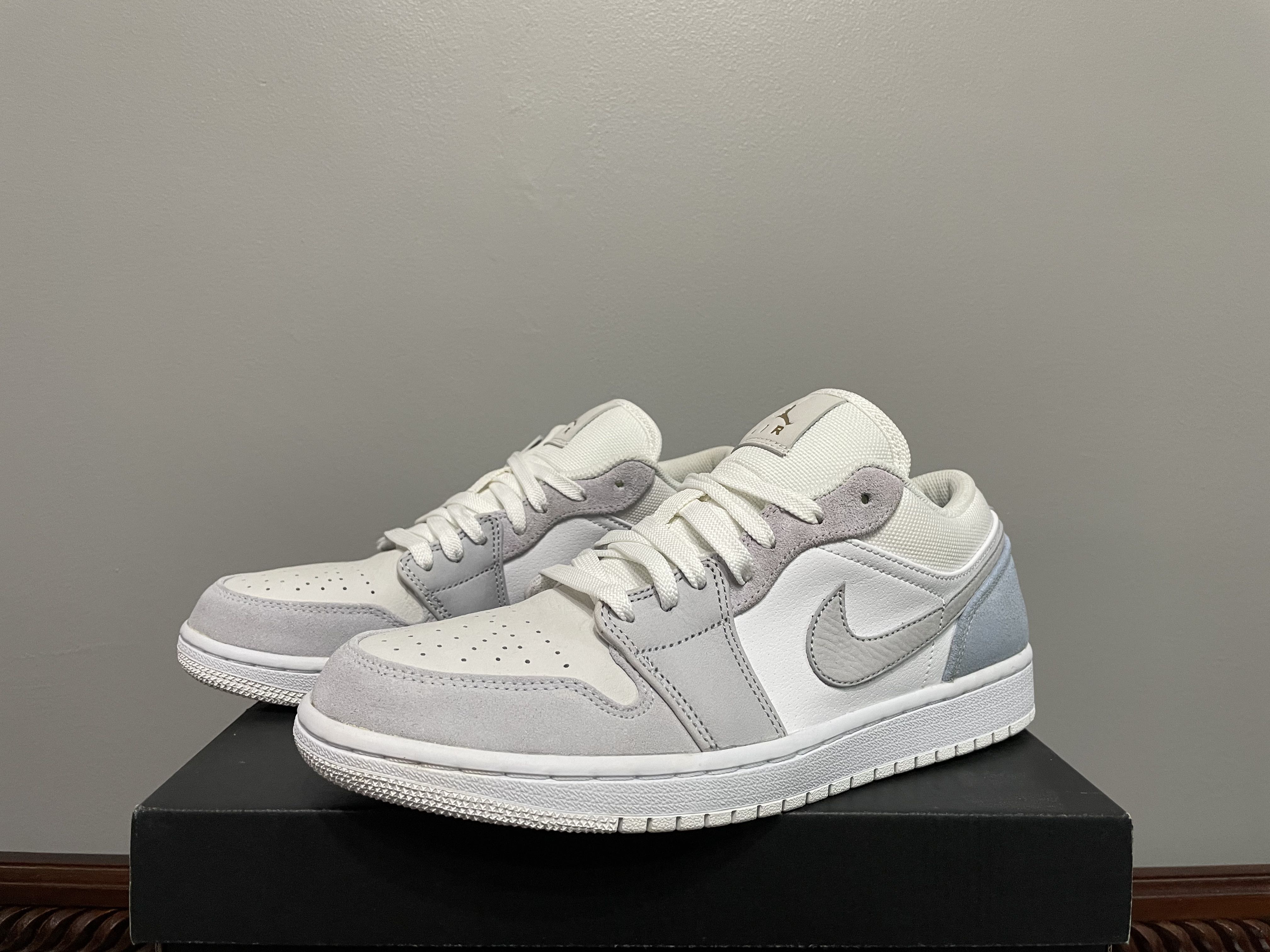 paris jordan 1 lows