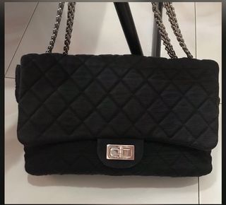 (Category: ) located in . Submitted by luvccbags (Listing ID 1078411654, Image 1). Description: .