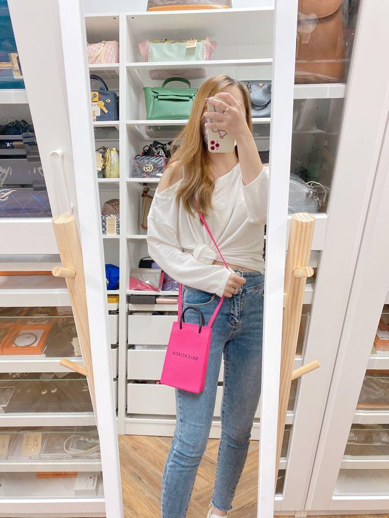 Balenciaga phone bag pink deals