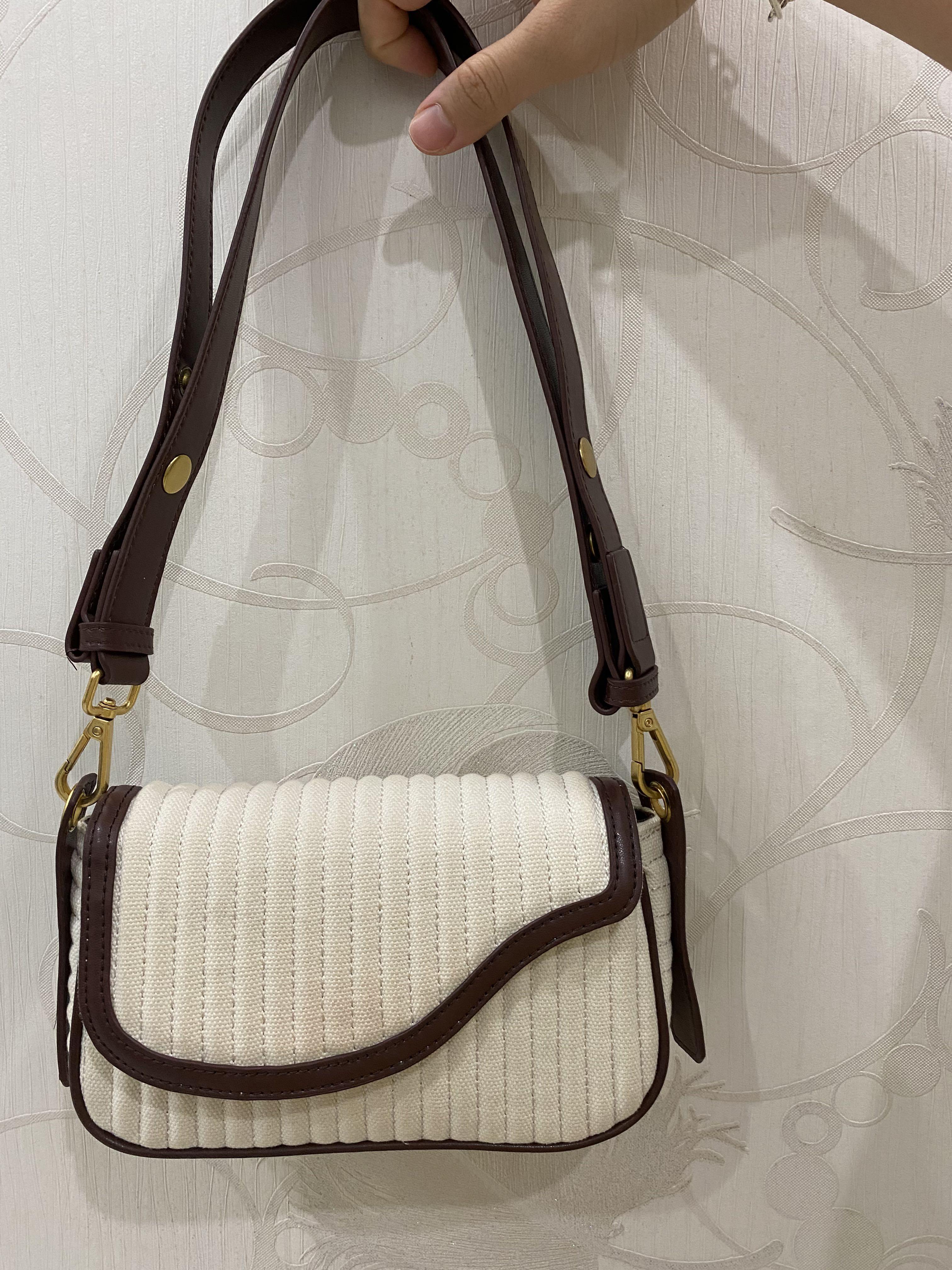 Cream shop couch bag
