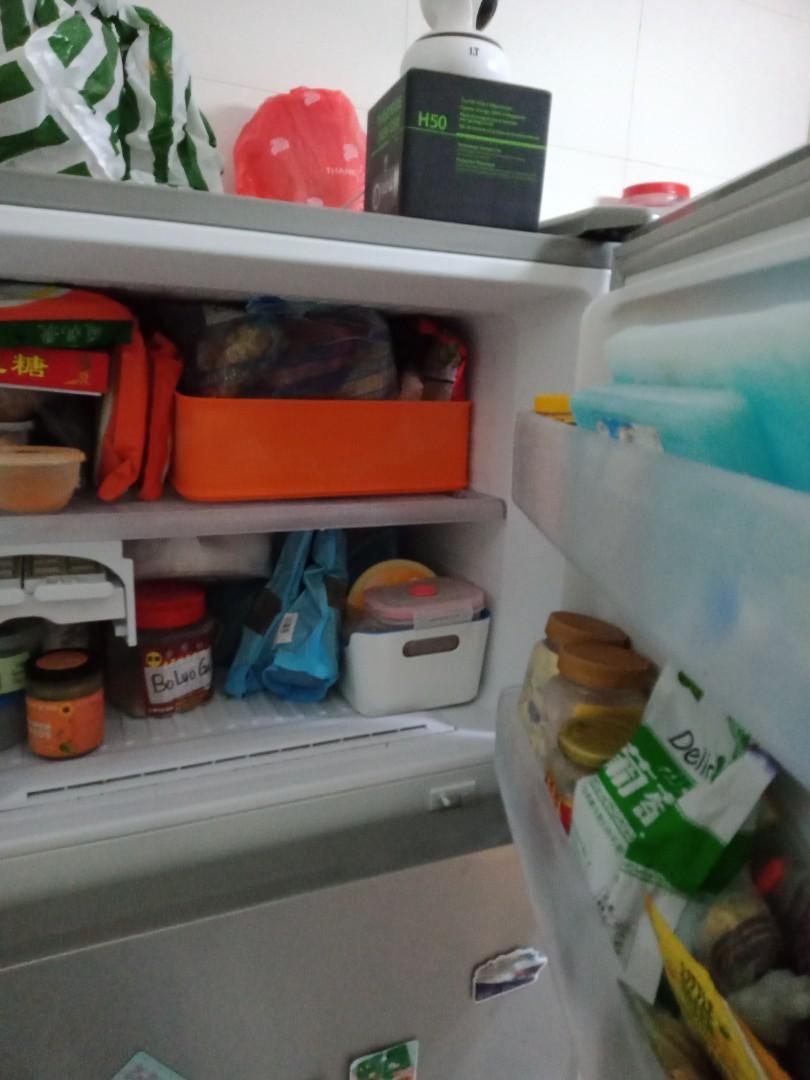 Free fridge to donate, TV & Home Appliances, Kitchen Appliances