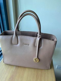 (Category: ) located in . Submitted by joansabalza (Listing ID 1078410042, Image 1). Description: .