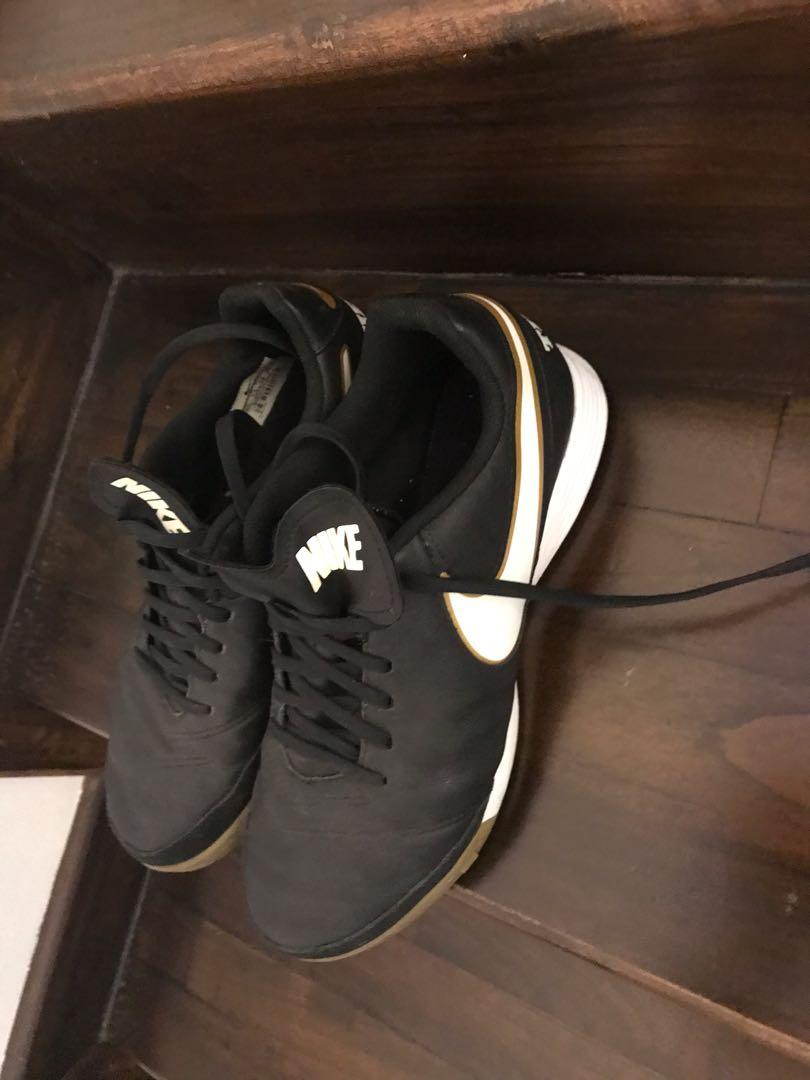 indoor soccer shoes nike tiempo