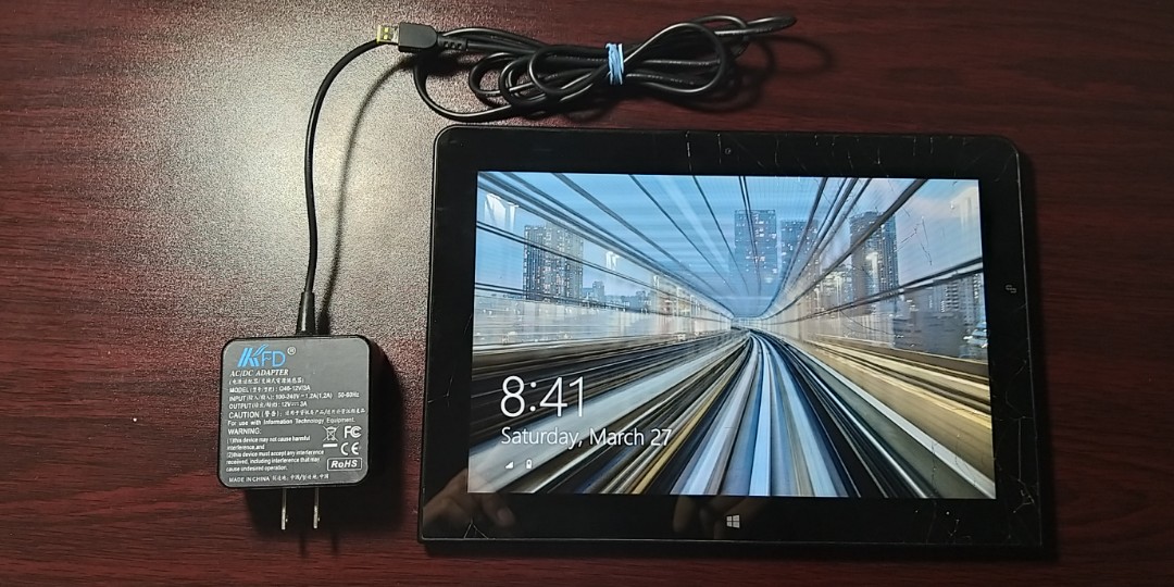 Lenovo Thinkpad 10 (CRACKED SCREEN), Mobile Phones & Gadgets, Tablets