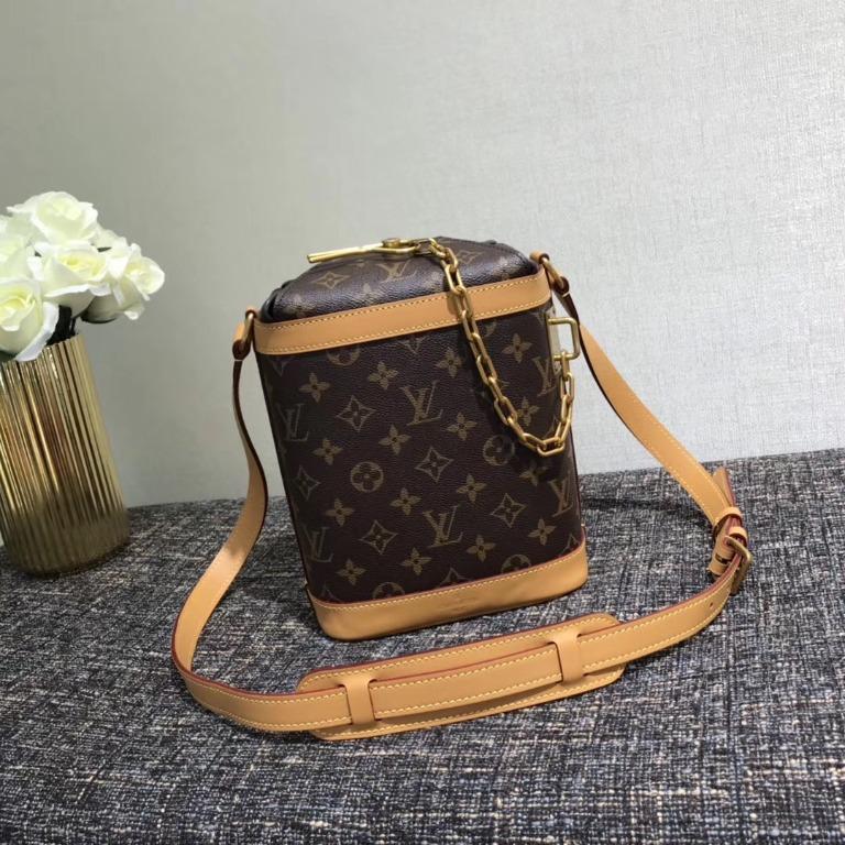 lv Trunk sling bag (Category: Luxury Bags & Wallets) located in Makati City. Submitted by luxurbagonlineshop (Listing ID 1078536778, Image 1). Description: Inclusion: Dustbag Carecard Box ✅ Ready Stock! ✅ Reseller/Wholesale are welcome! ✅ No, cancel if the items already ship out. ✅ Follow us for more happening deals! "If you have any questions please feel free to contact us.