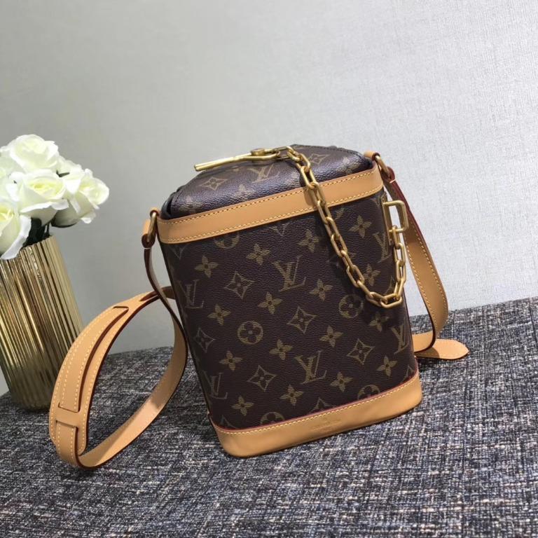 lv Trunk sling bag (Category: Luxury Bags & Wallets) located in Makati City. Submitted by luxurbagonlineshop (Listing ID 1078536778, Image 2). Description: Inclusion: Dustbag Carecard Box ✅ Ready Stock! ✅ Reseller/Wholesale are welcome! ✅ No, cancel if the items already ship out. ✅ Follow us for more happening deals! "If you have any questions please feel free to contact us.
