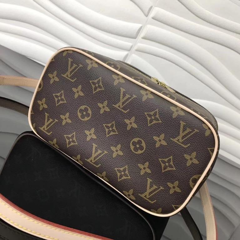 Lv Vanity Bag (Category: Luxury Bags & Wallets) located in Makati City. Submitted by luxurbagonlineshop (Listing ID 1078419199, Image 3). Description: .
