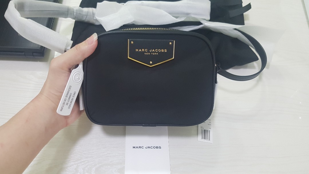 The marc jacobs voyager leather mini satchel deals