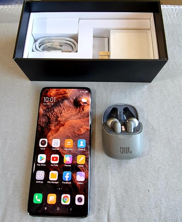 Mi 10 Pro 5G 12 256gb dual SIM Snapdragon 865 free JBL Tune
