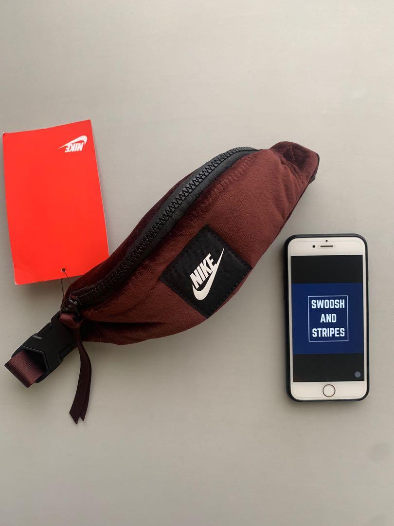 Nike sportswear heritage winterized hip pack clearance