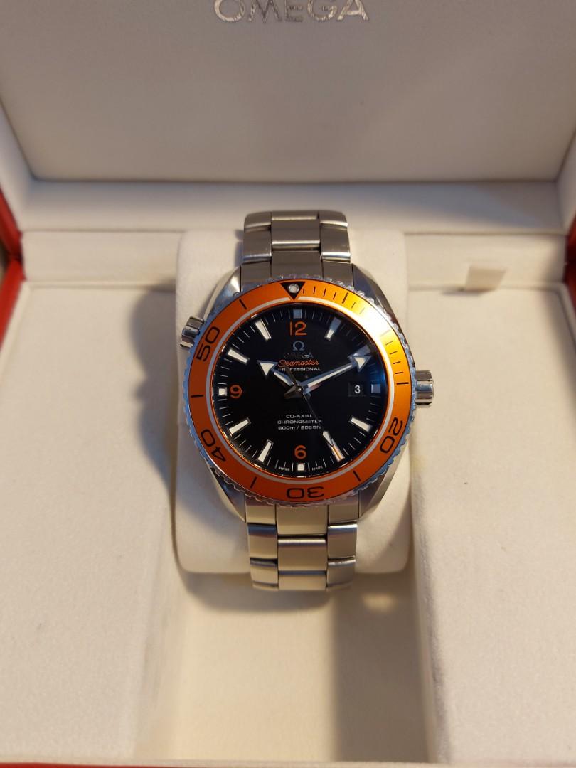 Omega Co-Axial chronometer 45.5mm 橙圈潛水手錶🧡 錶身直徑45 mm大錶頭單向外圈橙色轉圈🥽  藍寶石防反光水晶玻璃* 透明錶底款式🥳 特色橋板及自動鉈飾以專有的阿拉伯式日內瓦波浪紋* 兩張出世卡牌仔