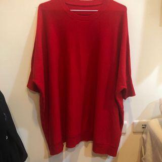 Oversized red knitted top