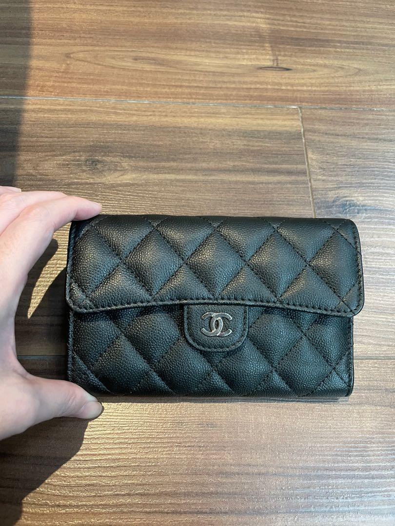 Pre loved Chanel Wallet in black caviar Luxury Bags Wallets on