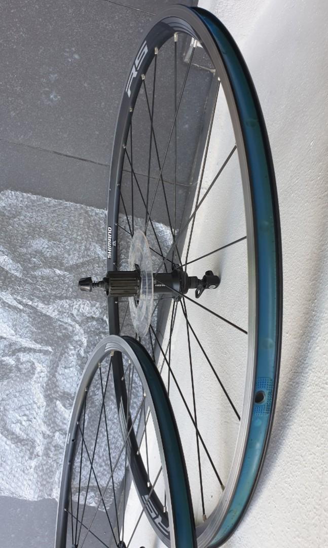 Shimano WH RS alloy wheelset