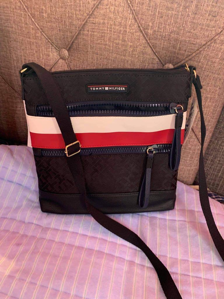 Tommy hilfiger flag hotsell cross body bag