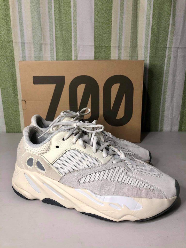 yeezy 700 and 500