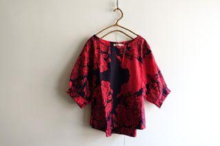 全新品 花漾綻放 圖騰印花 五分袖 泡泡袖 燈籠袖 上衣 棉麻T 棗紅色