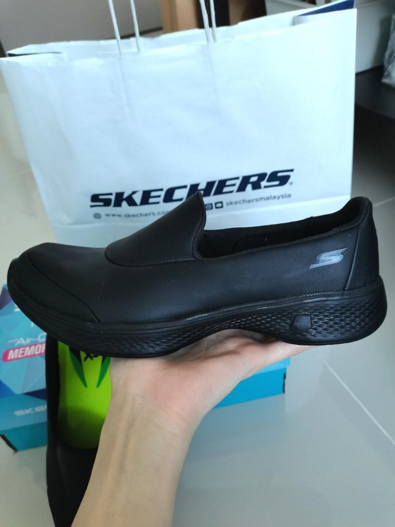 How to clean store skechers goga max
