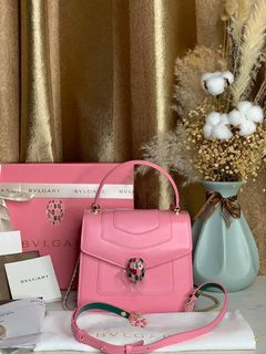 (Category: ) located in . Submitted by luxurbagonlineshop (Listing ID 1078588503, Image 1). Description: .