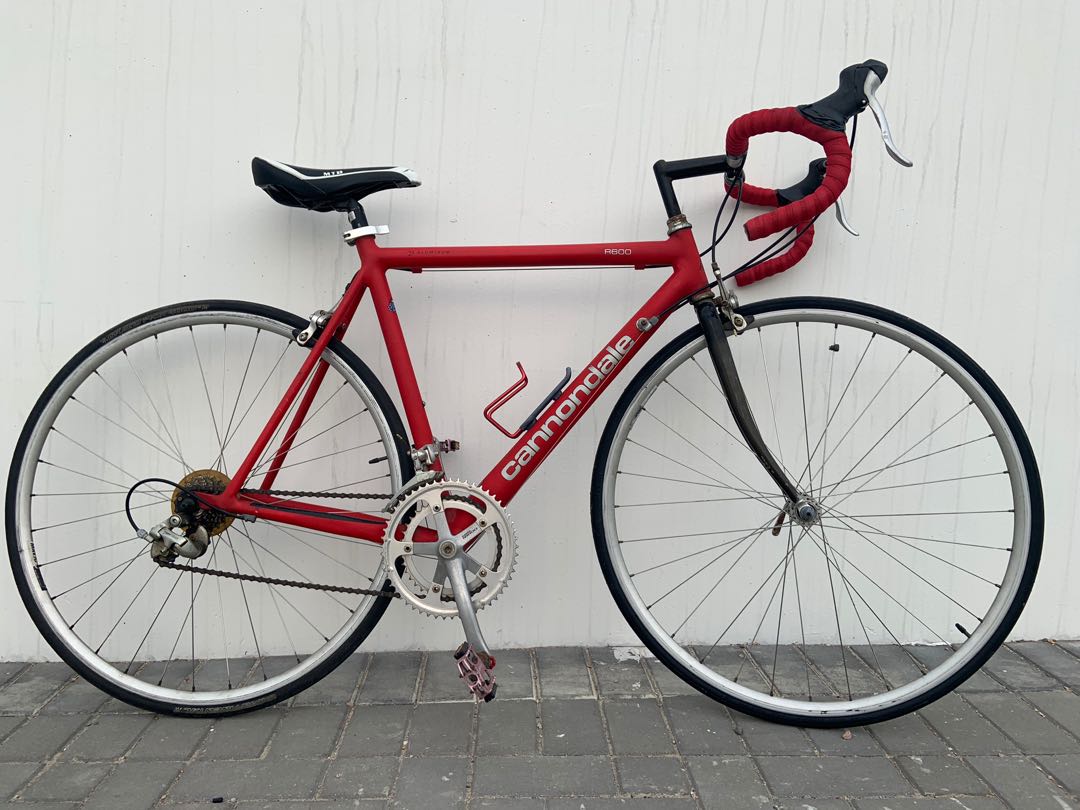 Cannondale r600 sale road bike