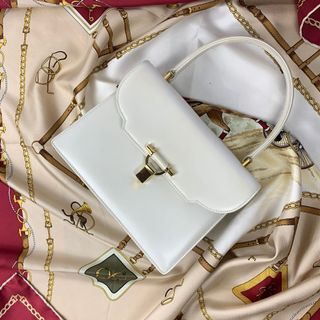（分類：）位於 。 由 vintagevanity 提交（商品編號 1078566095，圖片 1）。簡介： 。