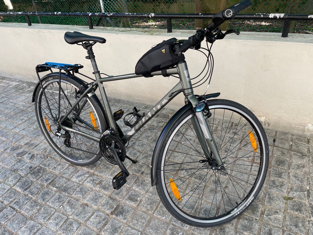 Hybrid bike Giant Escape 2 City 2017