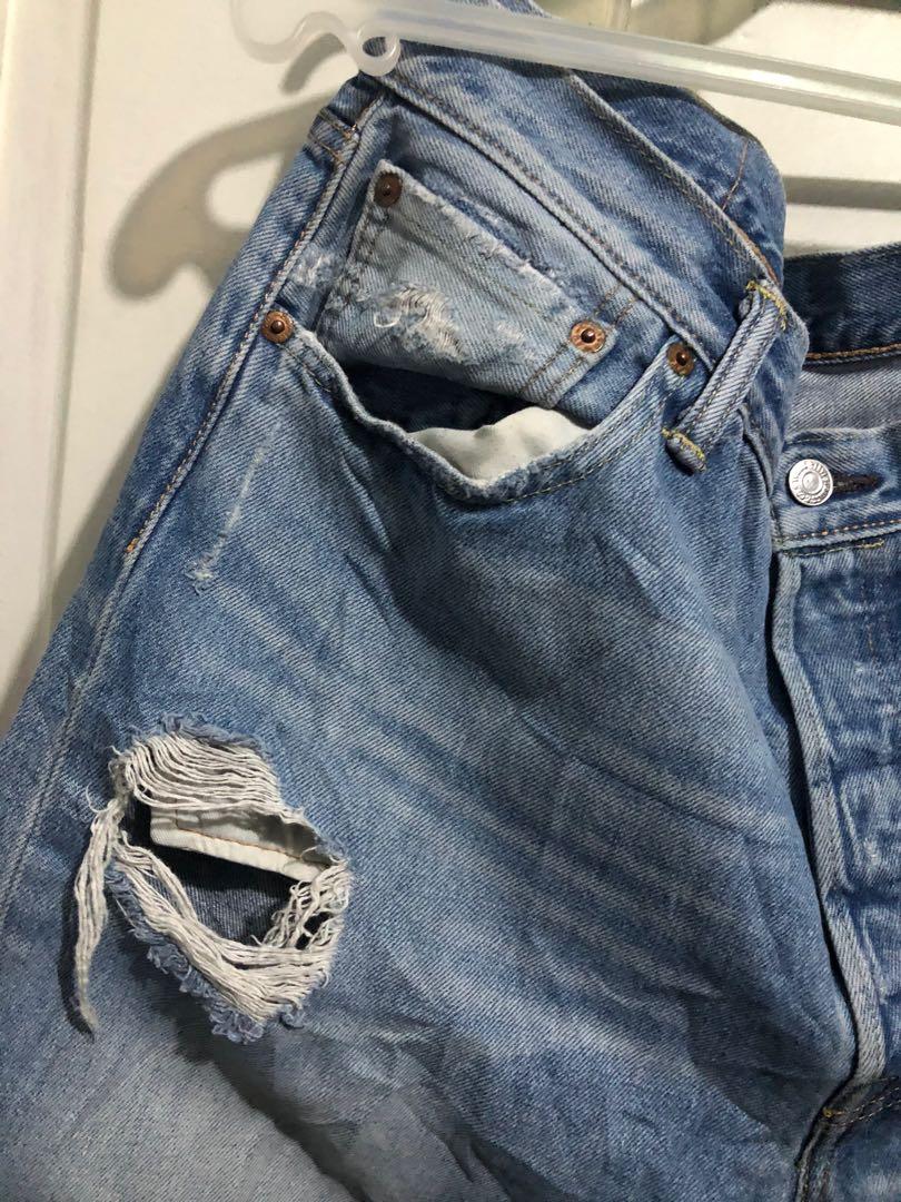 Levis 501 jeans button fly sz W36 L30 ripped jeans as new, Men's Fashion,  Bottoms, Jeans on Carousell