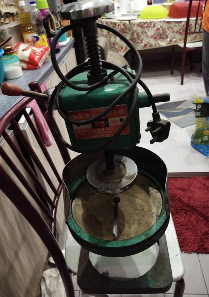 Mesin Air Batu Campur Abc Kitchen Appliances On Carousell