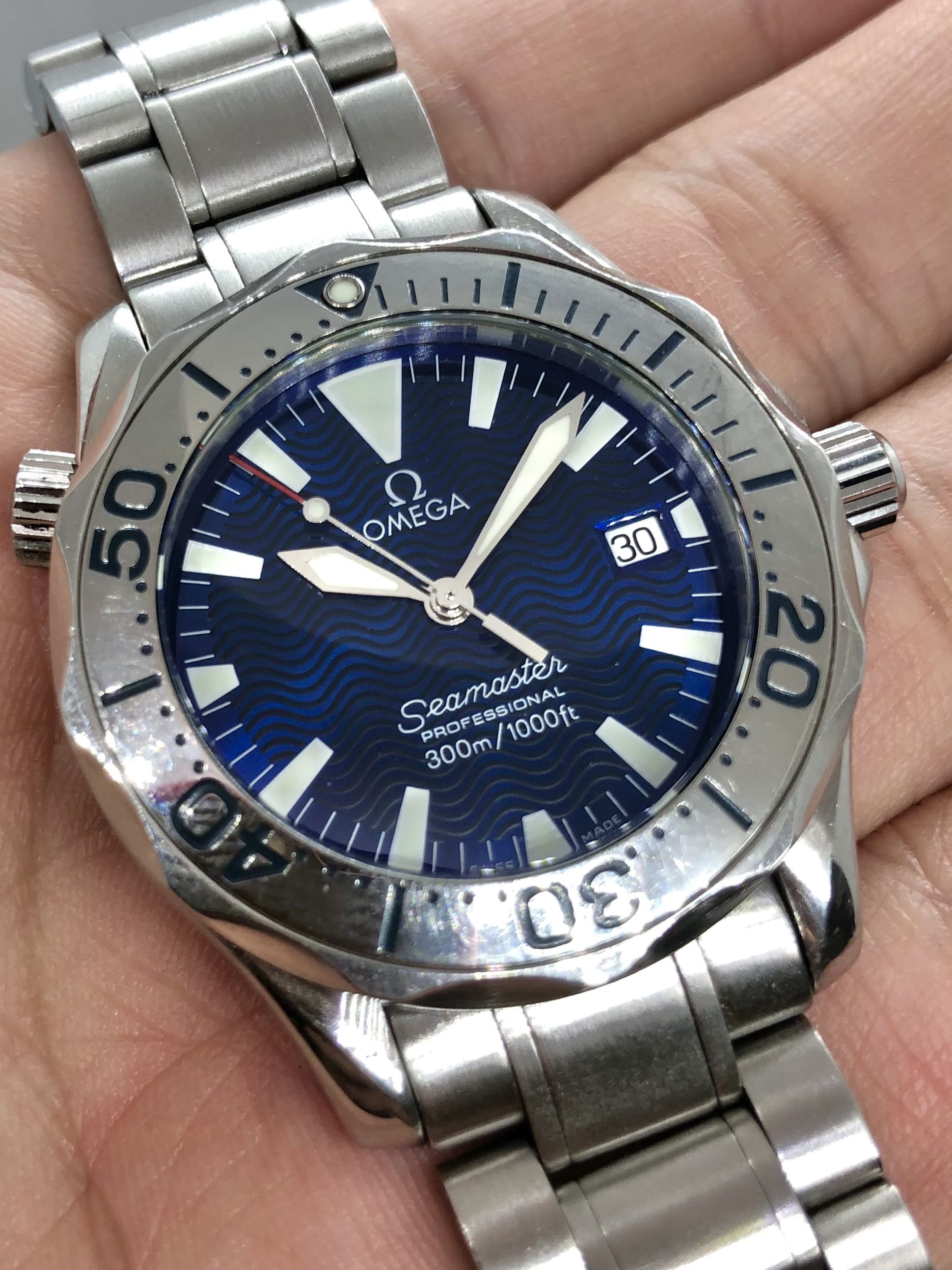 Omega seamaster sale electric blue quartz