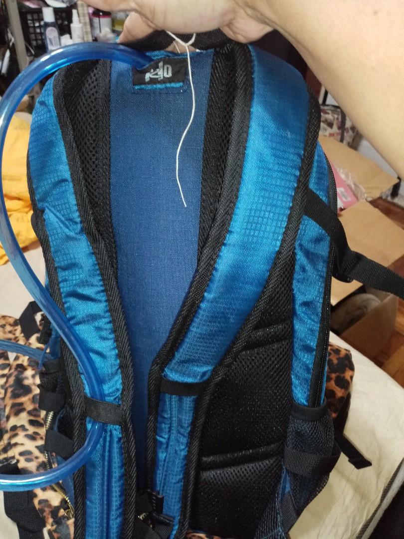 QUEST HYDRATION BACKPACK , Men's Fashion, Bags, Backpacks on Carousell