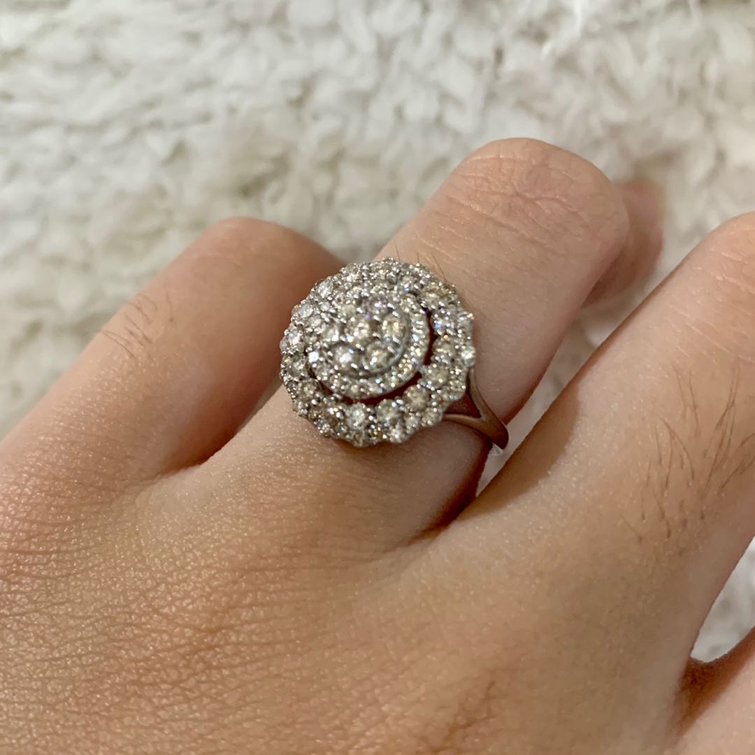 Round illusion on sale diamond ring