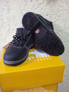 Tough rider safety shoes price 2025