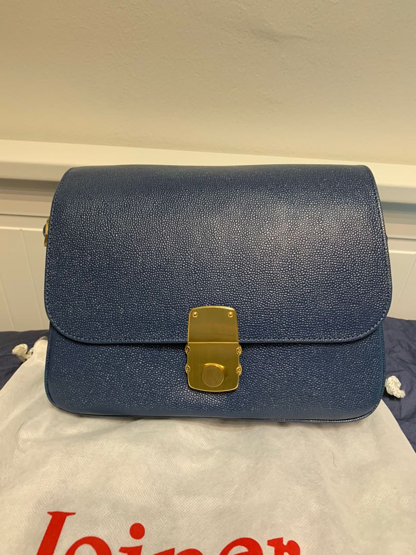 Sia stewardess sling bag top
