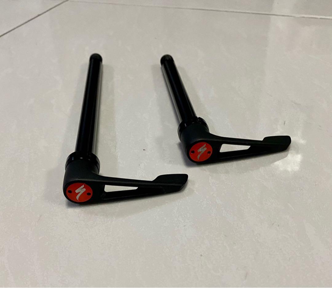 Thru outlet axle specialized